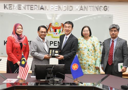 Jalinan Kerjasama ERIA Dan KPT Sempena Kepengerusian Malaysia Sebagai Hos Persidangan ASEAN 2025