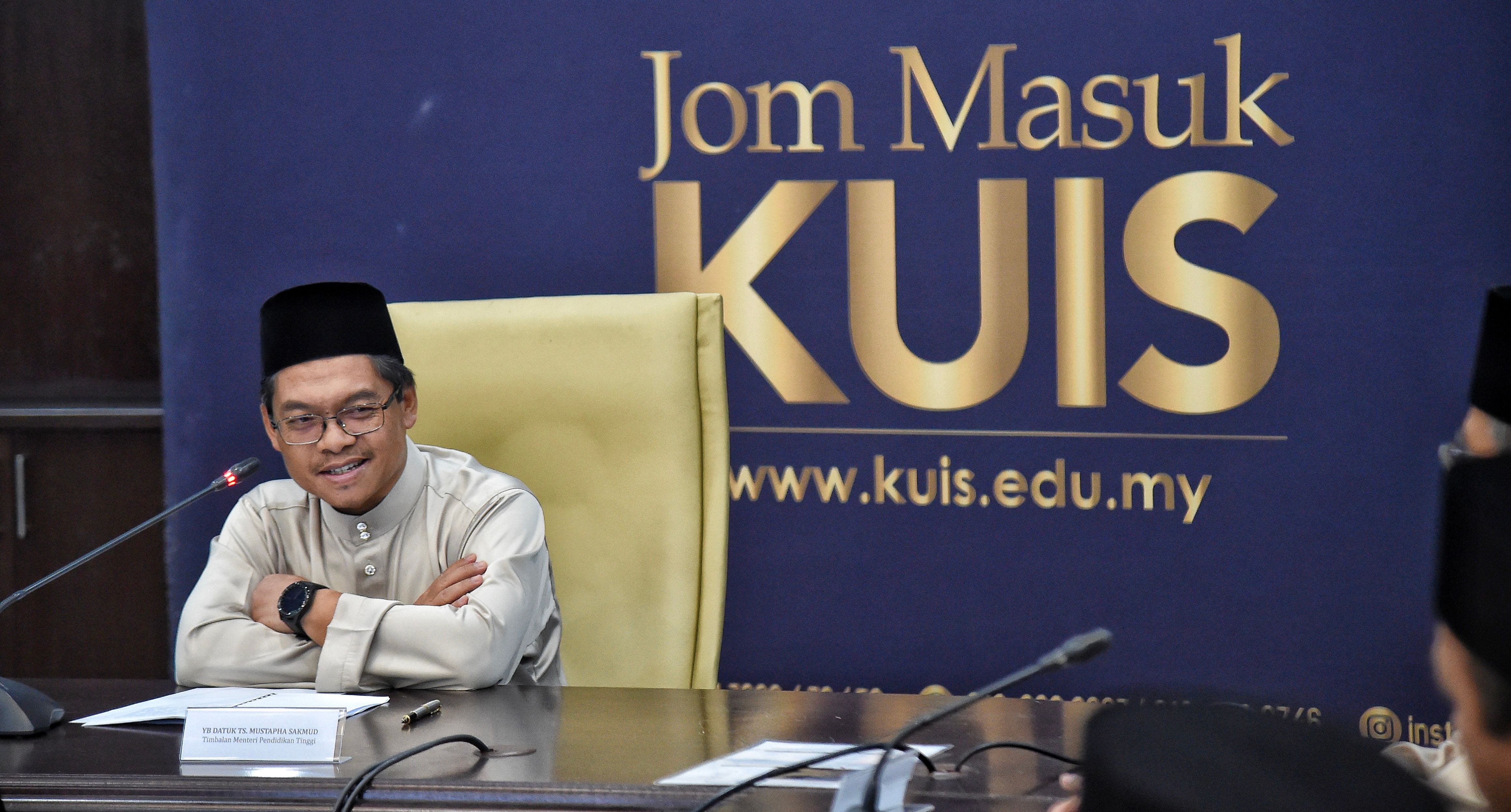 Timbalan Menteri Sumbang RM 10,000 Meriahkan Ihya Ramadan Universiti Islam Selangor