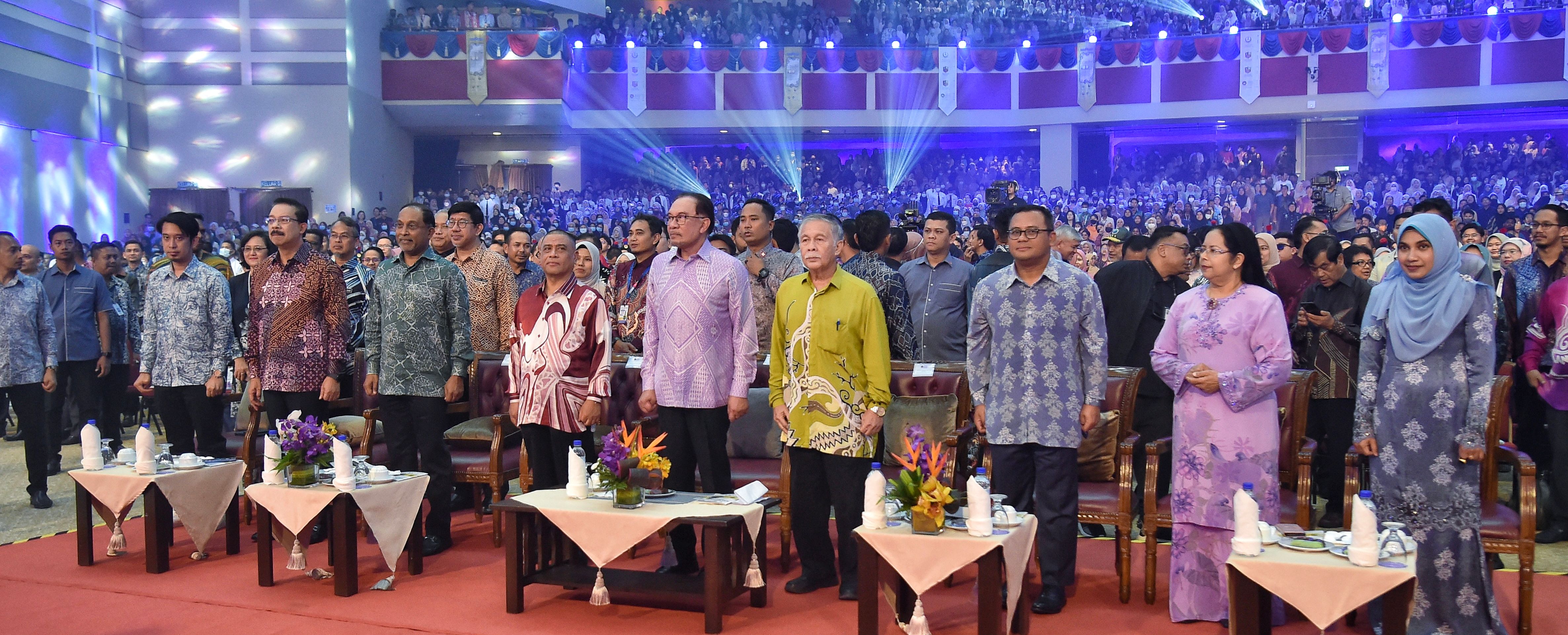 PM Di UPSI, Sampaikan Anugerah Buku Negara 2023; Temu Anwar