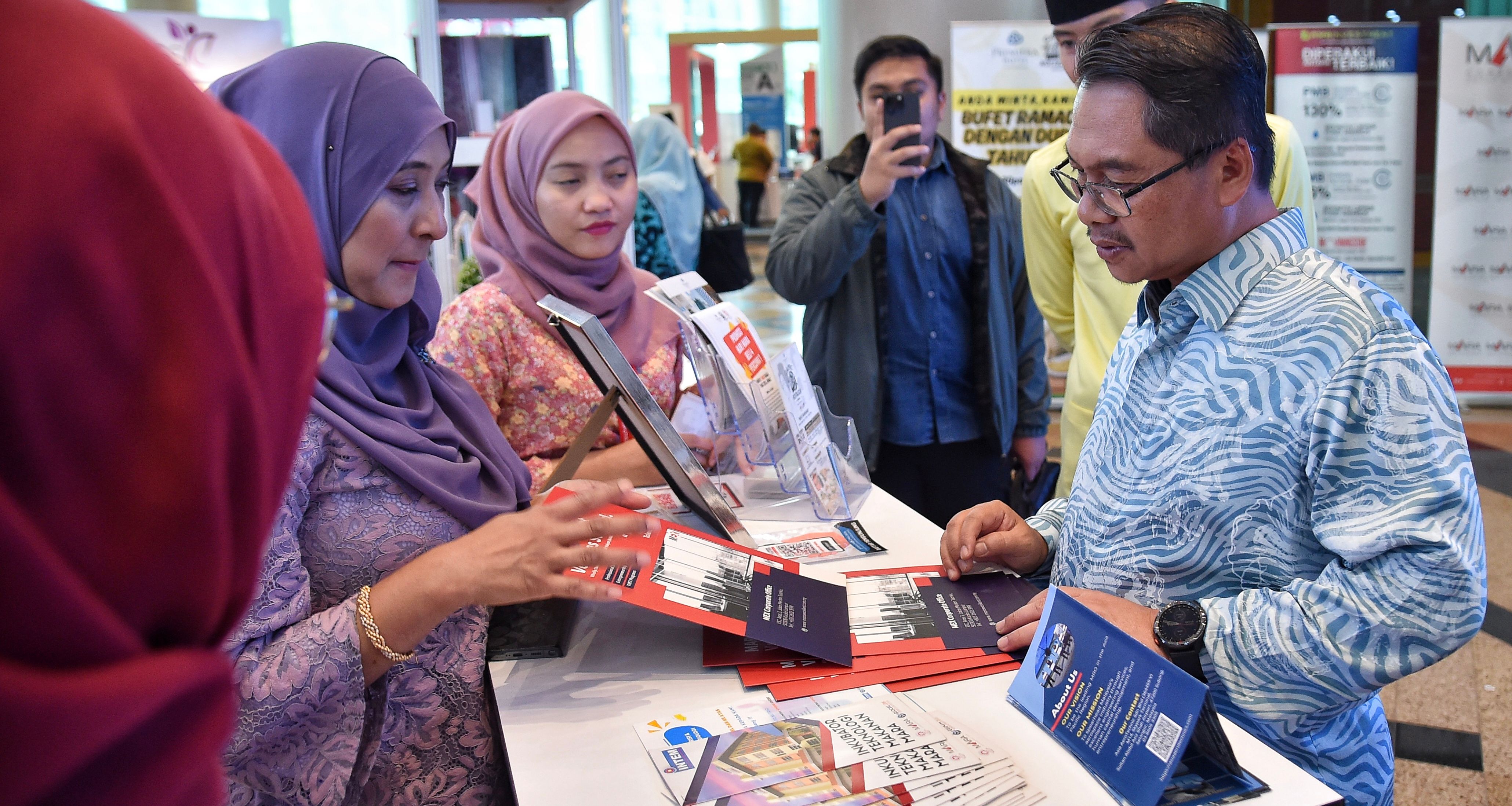 Lawatan YB Timbalan Menteri Ke Kongres Ekonomi Bumiputera Di PICC 