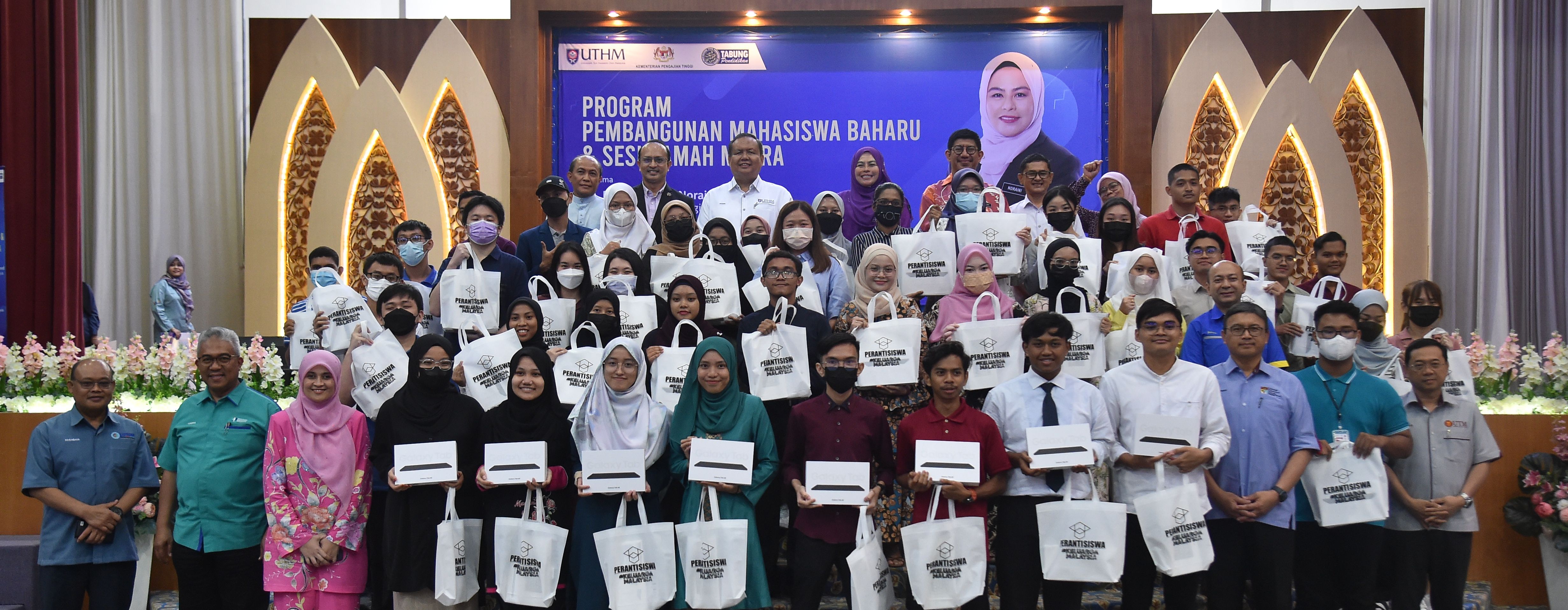Lebih 8000 Permohonan Peranti Siswa Oleh Pelajar IPT Di Johor Telah Diluluskan