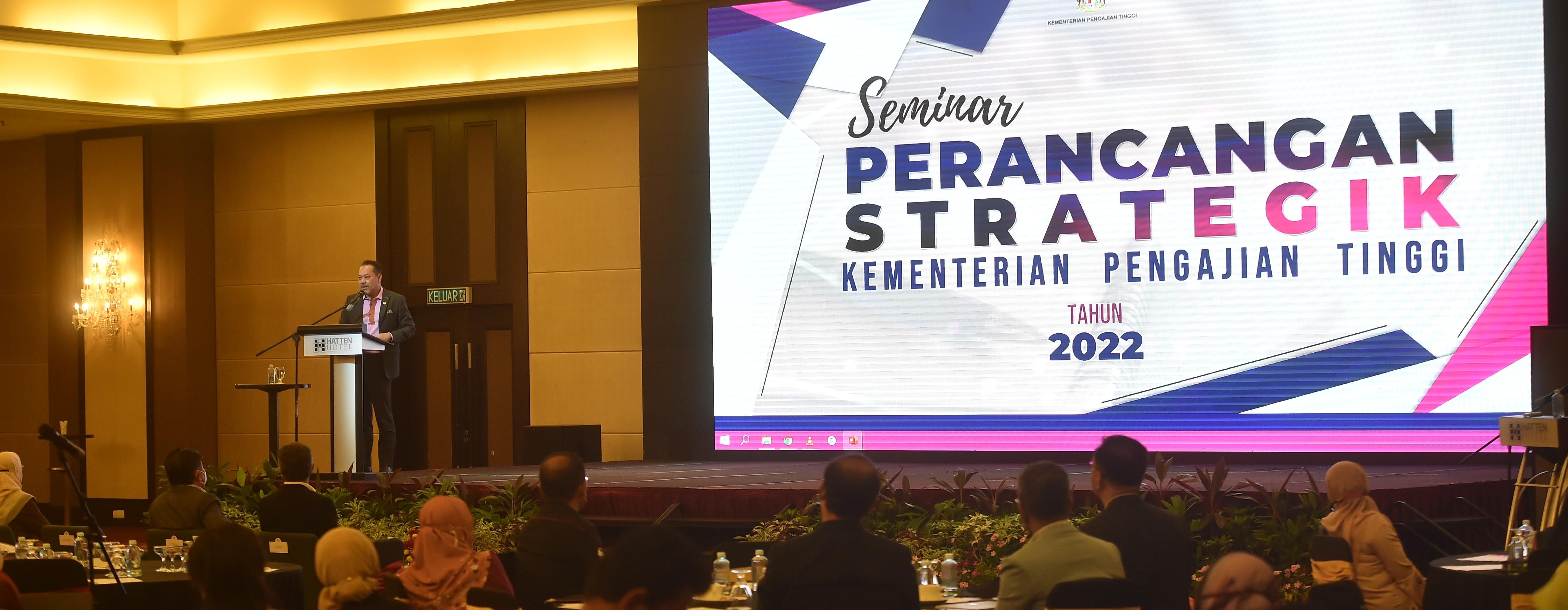 Seminar Perancangan Strategik KPT 2022 telah melabuhkan tirai dengan majlis penutupnya disempurnakan oleh Timbalan Menteri Pengajian Tinggi