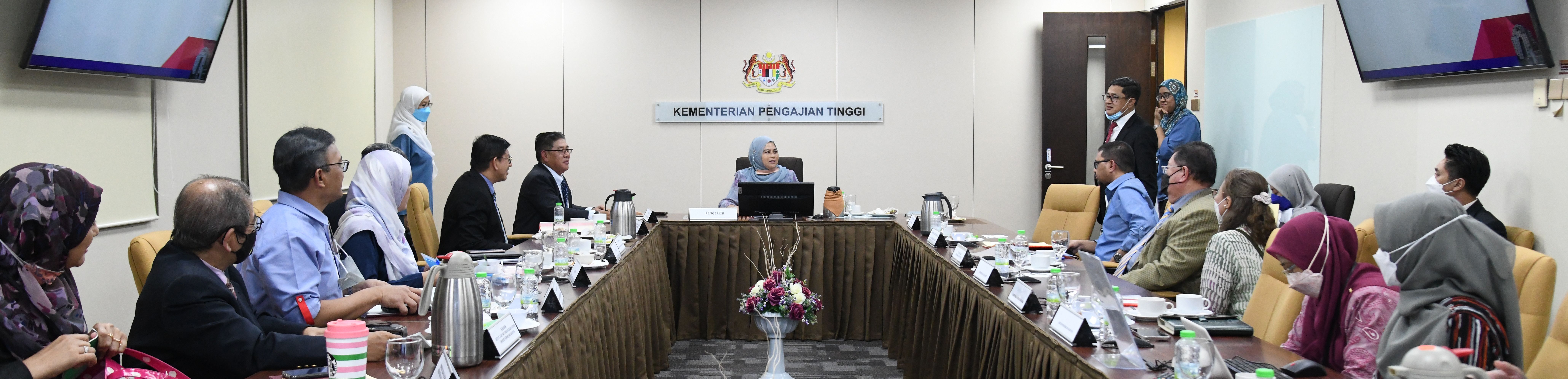 YBM Pengerusikan Mesyuarat Jawatankuasa Khas Memartabatkan Bahasa Melayu Bil 1/2022