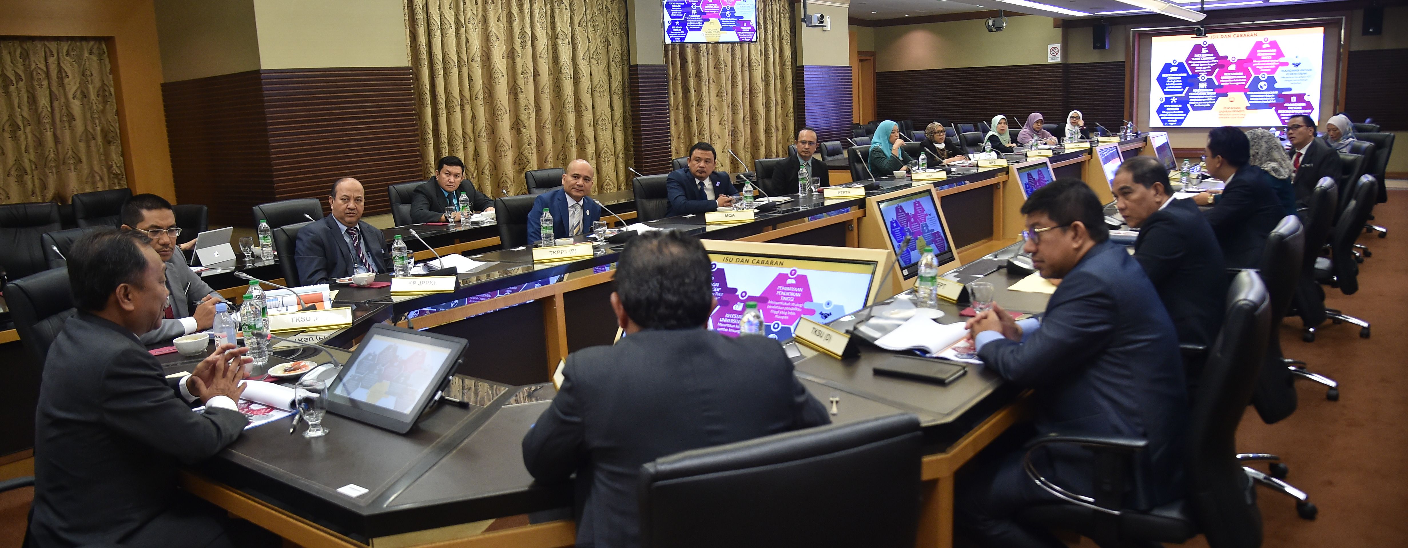 YB Timbalan Menteri Mulakan Tugas Di KPT