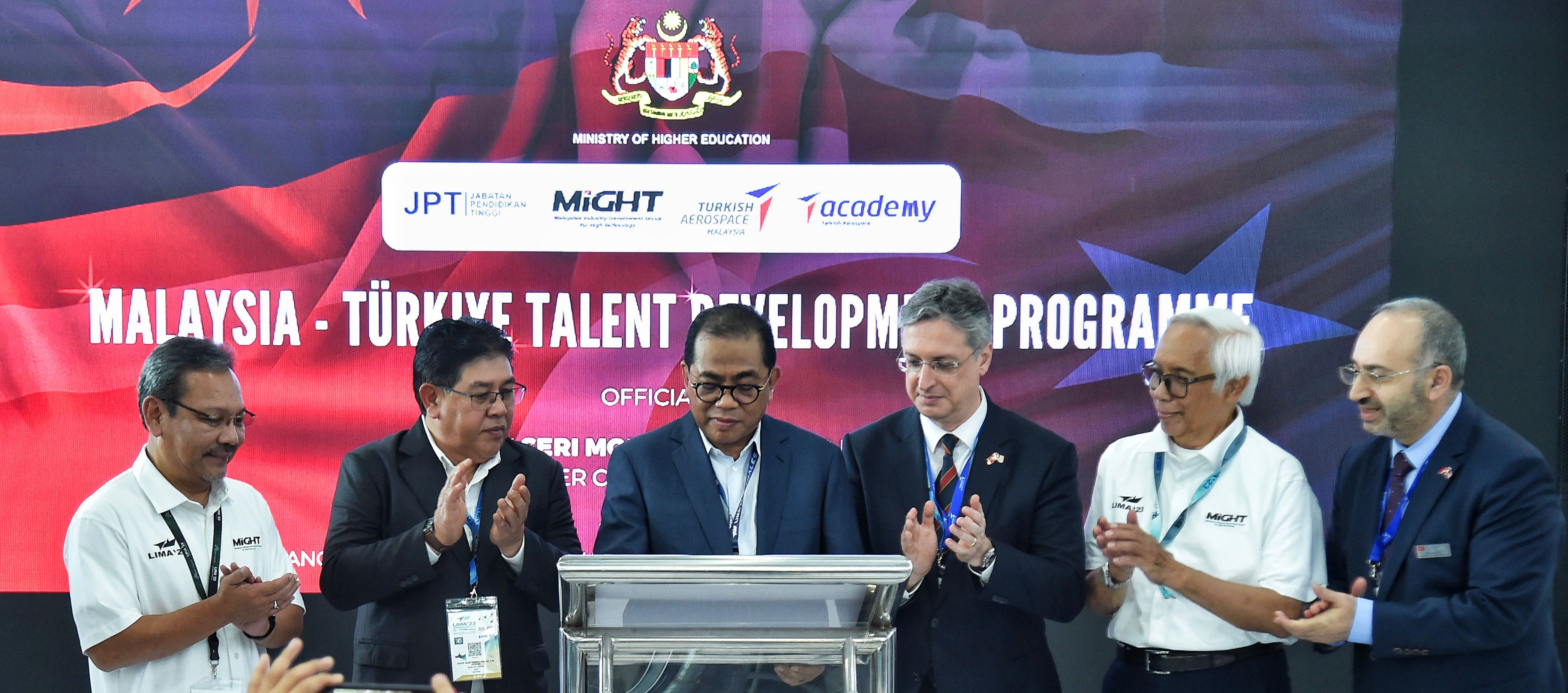 Malaysia-Turkiye Jalin Kerjasama Program Pembangunan Bakat Aeroangkasa