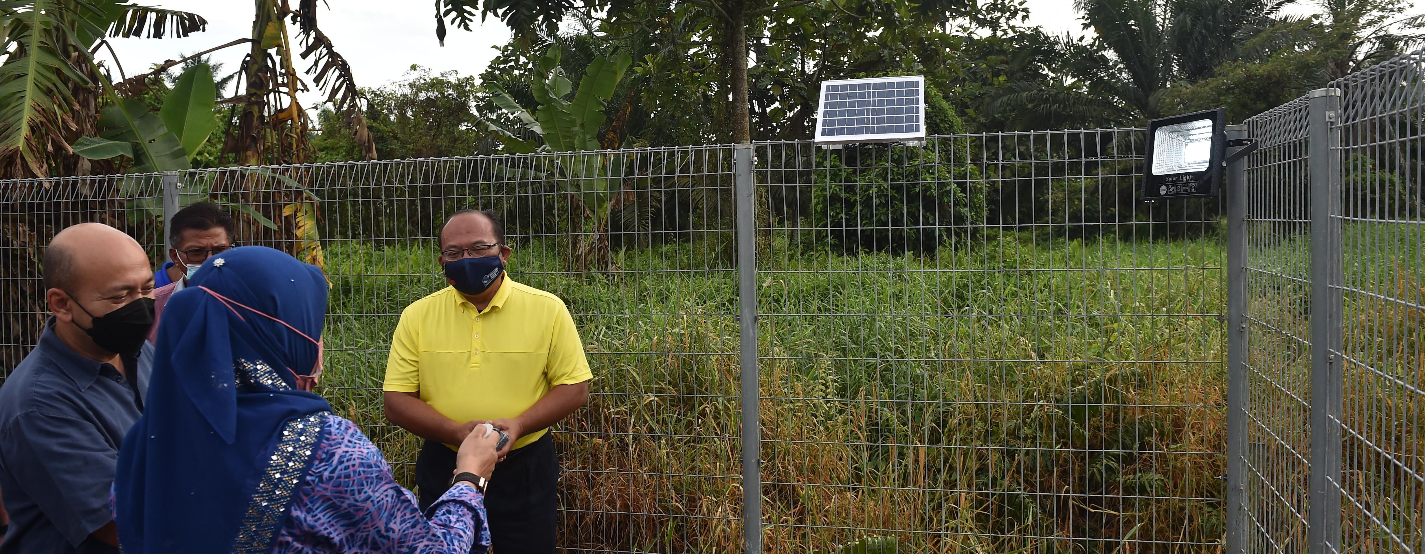 Projek Gotong-Royong Pemasangan Lampu Solar oleh UniMAP